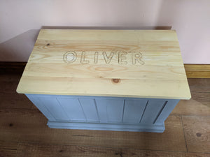 Personalized toy box - FurniturefromtheOaks